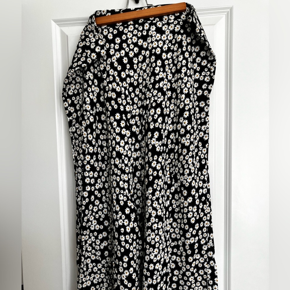Sezane’s Sandy Skirt B&W/Yellow Daisies Slip Skirt  - Size 14, 46